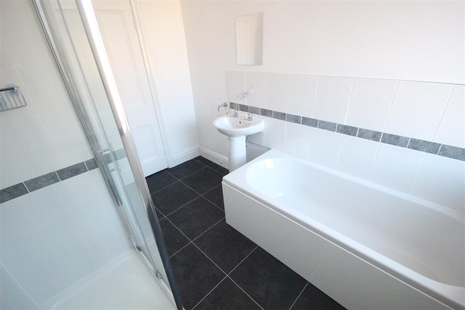 2 bedroom mid terrace house Let Agreed in Earby - IMG_4808.jpg